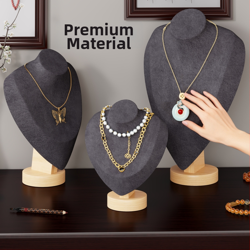 Stojan na náhrdelník na stolné použitie — šperkovník, borovicové drevo + látka, moderný štýl, jednostupňový