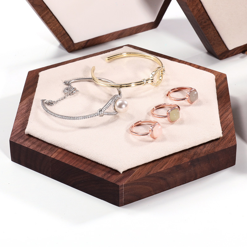 Trīsdaļu komplekts valrieksta koka ša hexagonāla rotaslietu displeja statīvs ar vienu slāni