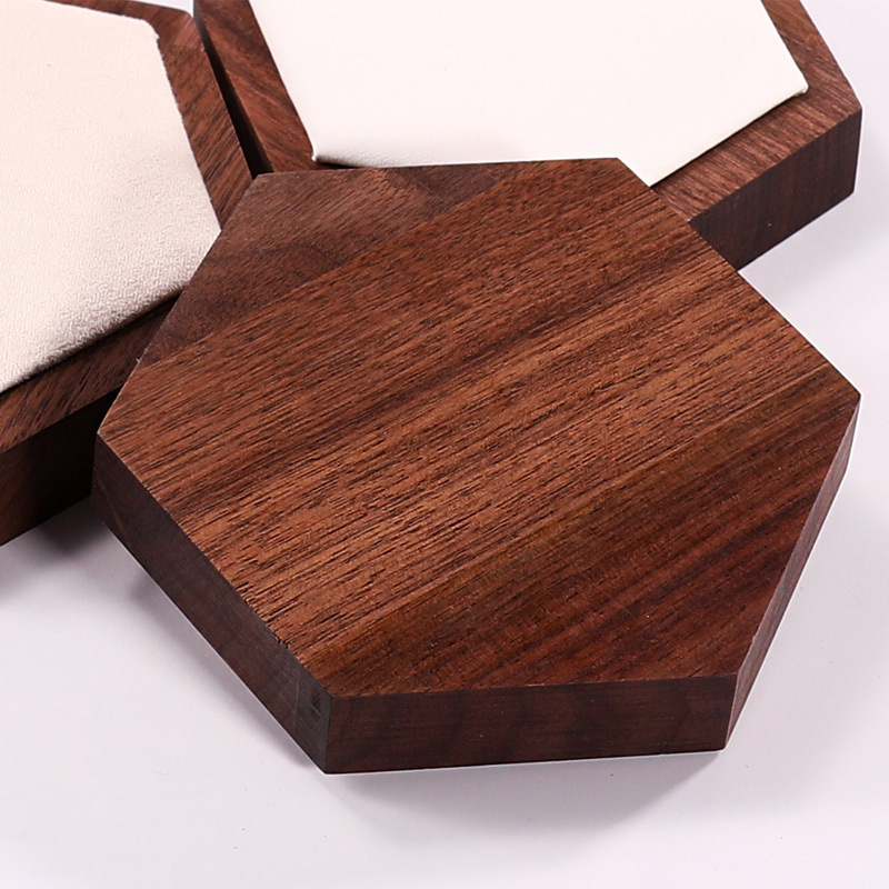 Trīsdaļu komplekts valrieksta koka ša hexagonāla rotaslietu displeja statīvs ar vienu slāni