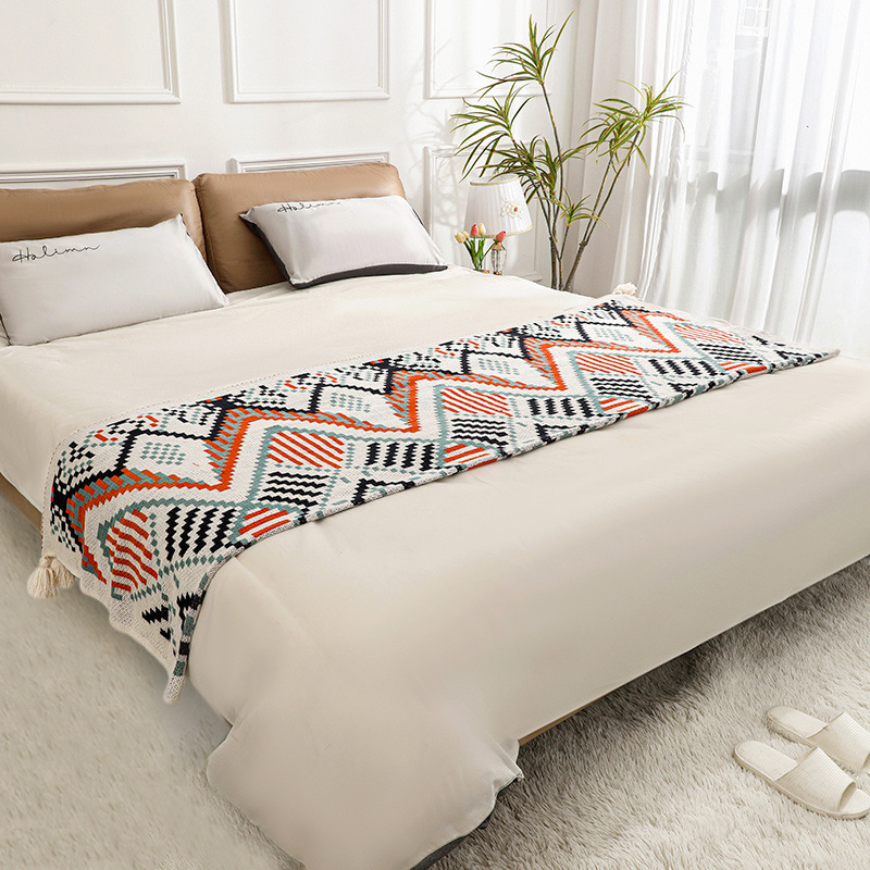 Bohem kötött kanapépléd rojtokkal, geometriai mintával, modern minimalista stílus, prémium minőség, súlya legfeljebb 180 g