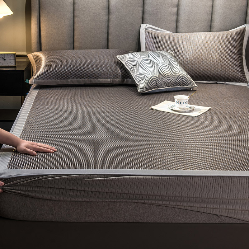 Proljetno-ljetni set posteljine visokog kvalitete s hlađenjem Ice Silk mat za krevet 1,8 m, tro-dijelni set posteljine (mat, ravna plahta i plahta s gumom).