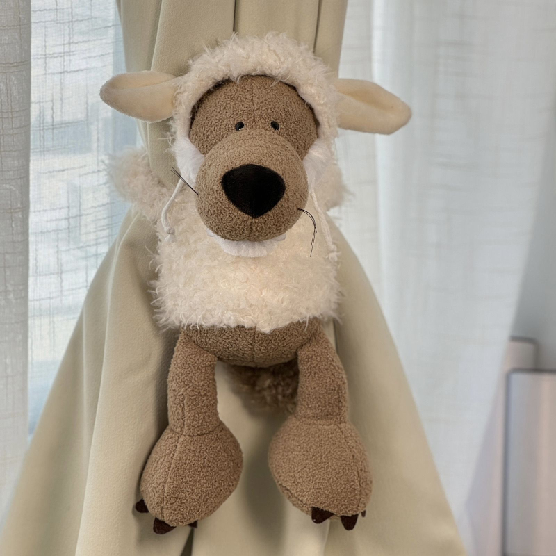 Aizkaru turētāji – pāris pūkainu dzīvnieku figūriņas, mazā pele, bērnu istabai, materiāls: zīds, stils: universāls