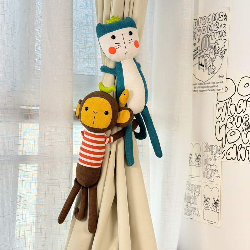 Aizkaru turētāji – pāris pūkainu dzīvnieku figūriņas, mazā pele, bērnu istabai, materiāls: zīds, stils: universāls