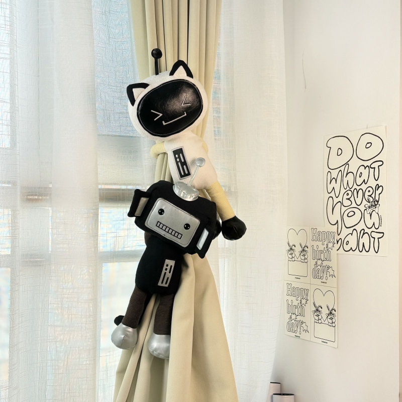 Aizkaru turētāji – pāris pūkainu dzīvnieku figūriņas, mazā pele, bērnu istabai, materiāls: zīds, stils: universāls