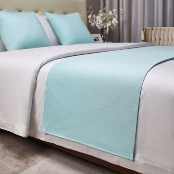 Kétoldalas hotel minőségű ágy futó poliészterből, modern, minimalist stílus, első osztályú minőség, szállodák és panziók számára