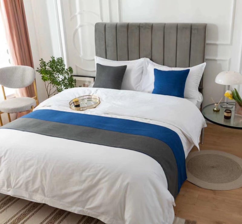 Kétoldalas hotel minőségű ágy futó poliészterből, modern, minimalist stílus, első osztályú minőség, szállodák és panziók számára