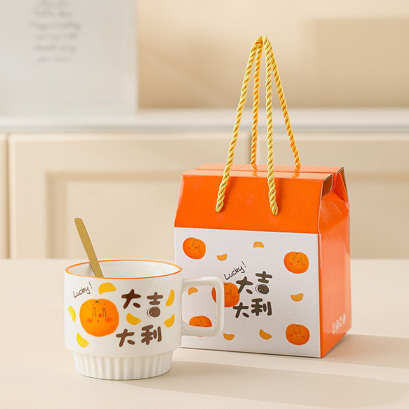 Kausa komplekts dāvanas kastē – keramikas krūze ar logotipu, porcelāns, mikroviļņu drošs, 3 gab., UCOROOM