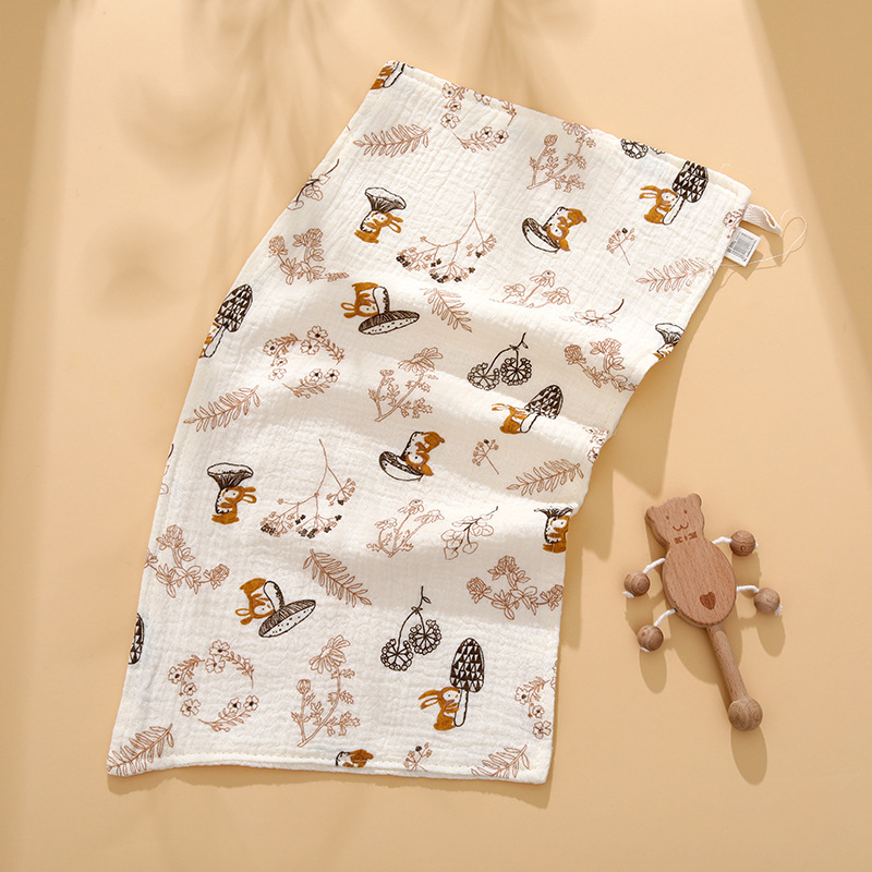 Bērnu dvielis, četru slāņu marle, ķemmēta diega, lāča karikatūras motīvs, ar drukātu logotipu, svars 40 g