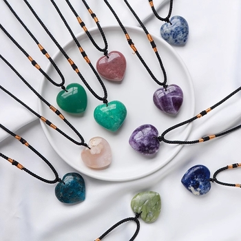 Kristalni privjesak srcolnog oblika za ogrlicu — Gin Hong Crystal, prirodni kristal, geometrijski oblik, moderni minimalistički stil, kristalni materijal
