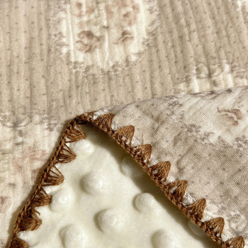 Segas - retro kokvilnas + poliestera maisījums, viegls (<300 g), pavasaris un rudens, raksts: karikatūras stils (Materiāls: kokvilna + poliesters; Svars: <300 g; Sezona: pavasaris un rudens; Raksts: karikatūru stils)