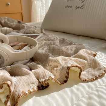 Segas - retro kokvilnas + poliestera maisījums, viegls (<300 g), pavasaris un rudens, raksts: karikatūras stils (Materiāls: kokvilna + poliesters; Svars: <300 g; Sezona: pavasaris un rudens; Raksts: karikatūru stils)