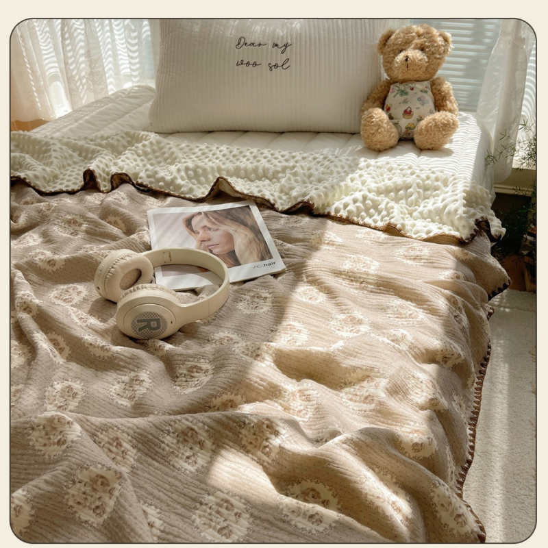 Segas - retro kokvilnas + poliestera maisījums, viegls (<300 g), pavasaris un rudens, raksts: karikatūras stils (Materiāls: kokvilna + poliesters; Svars: <300 g; Sezona: pavasaris un rudens; Raksts: karikatūru stils)