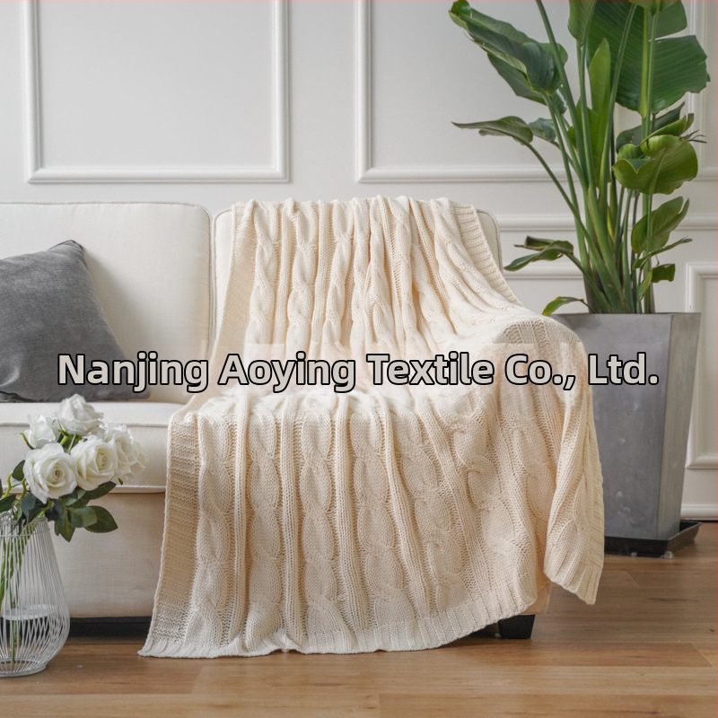 Skandināvu stila dīvāna sega – Akrils, 500–799 g, pielāgota apstrāde, pavasaris un rudens (Akrils; 500–799 g; pielāgota apstrāde; Pavasaris/Rudens)