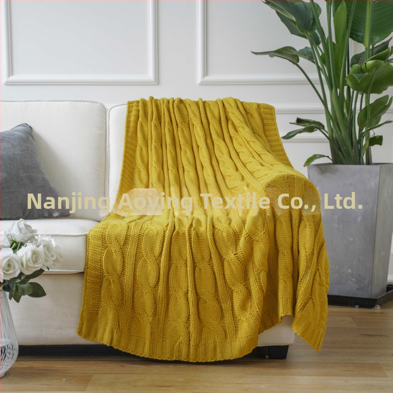 Skandināvu stila dīvāna sega – Akrils, 500–799 g, pielāgota apstrāde, pavasaris un rudens (Akrils; 500–799 g; pielāgota apstrāde; Pavasaris/Rudens)