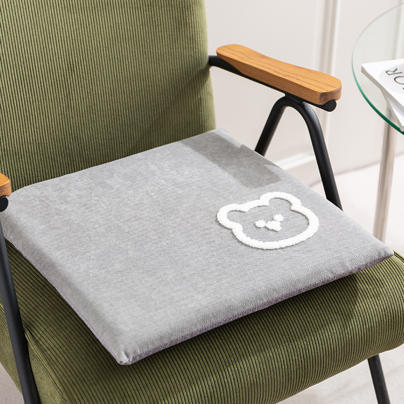 Lai jastuk za stolicu – poliester vlakno, uzorak crtani/anime, prilagodljiv, pogodan za dnevni boravak, ured i studij.