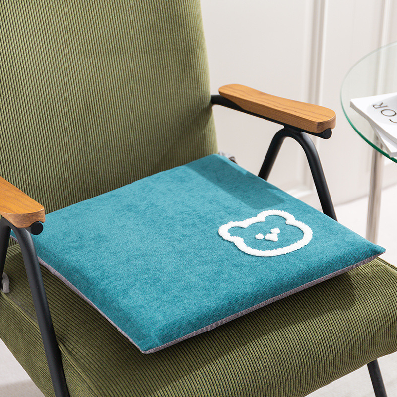 Lai jastuk za stolicu – poliester vlakno, uzorak crtani/anime, prilagodljiv, pogodan za dnevni boravak, ured i studij.