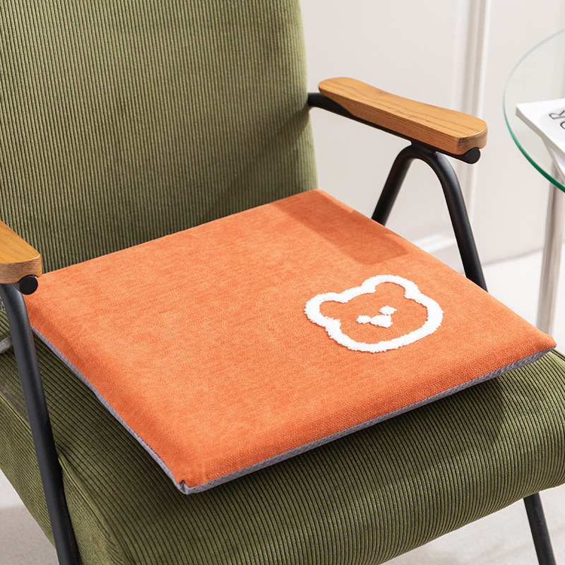 Lai jastuk za stolicu – poliester vlakno, uzorak crtani/anime, prilagodljiv, pogodan za dnevni boravak, ured i studij.