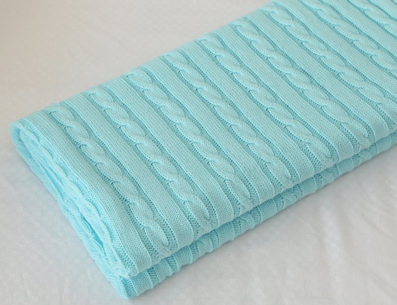 Kokvilnas adīta sega dīvānam, 100% kokvilna, 830 g, vienkrāsains raksts, mūsdienīgs stils, piemērots pavasarim un rudenim