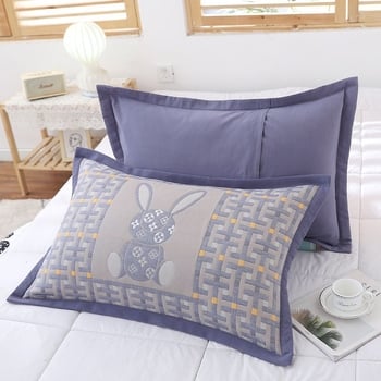 Dvigubo komplektas pagalvių užvalkalai iš šukuotos medvilnės, modelis su karikatūra ir languotu raštu, aplanko stiliaus užsegimas, minkšti ir be pluošto