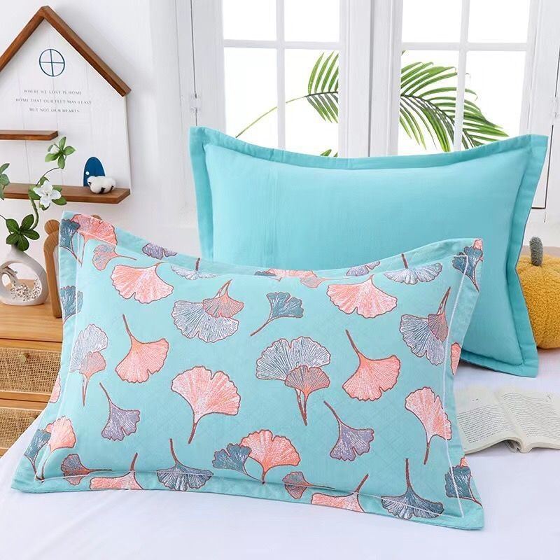 Dvigubo komplektas pagalvių užvalkalai iš šukuotos medvilnės, modelis su karikatūra ir languotu raštu, aplanko stiliaus užsegimas, minkšti ir be pluošto