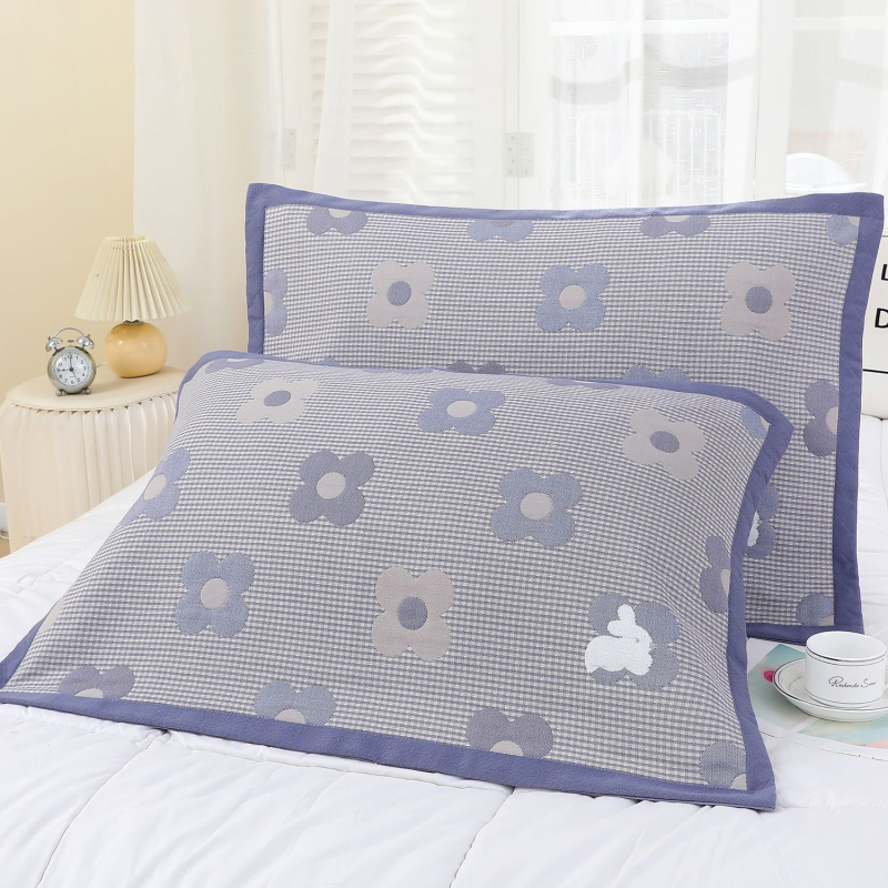 Dvigubo komplektas pagalvių užvalkalai iš šukuotos medvilnės, modelis su karikatūra ir languotu raštu, aplanko stiliaus užsegimas, minkšti ir be pluošto