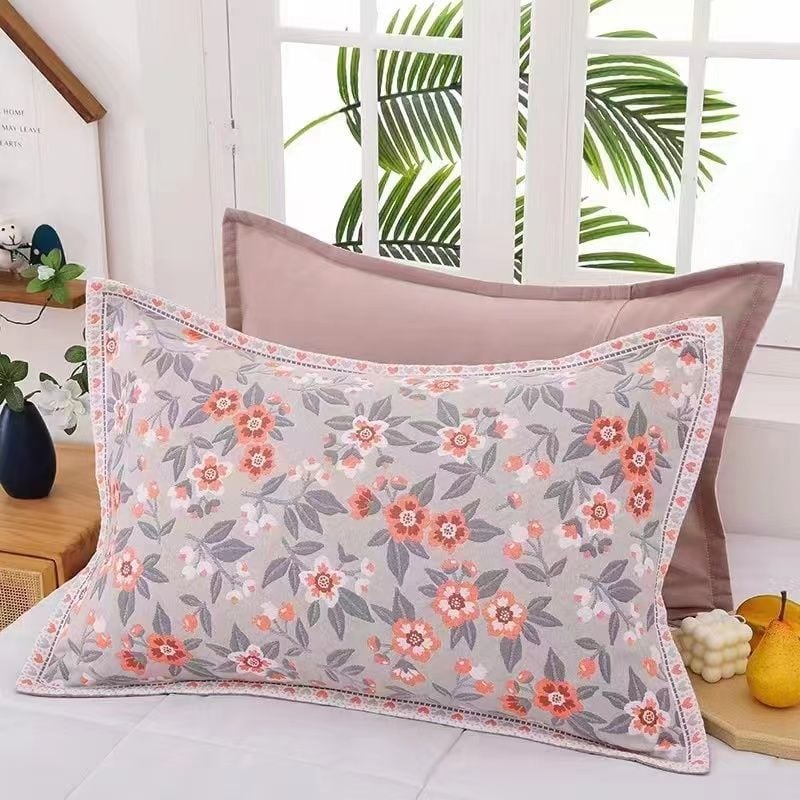 Dvigubo komplektas pagalvių užvalkalai iš šukuotos medvilnės, modelis su karikatūra ir languotu raštu, aplanko stiliaus užsegimas, minkšti ir be pluošto