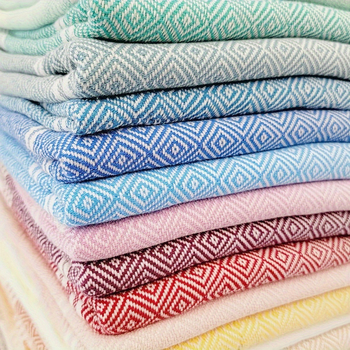 Turku kokvilnas dvieļu sega ar dimantu režģa jacquard rakstu, 400–500 g, 21s diegs, pielāgota apstrāde