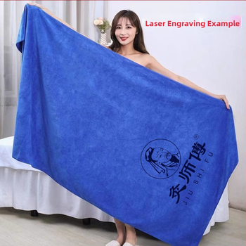 Vannas dvielis no superfīnas šķiedras, 32 pavedieni, šuves malas, svars 300–400 g, vannas/pludmales dvielis