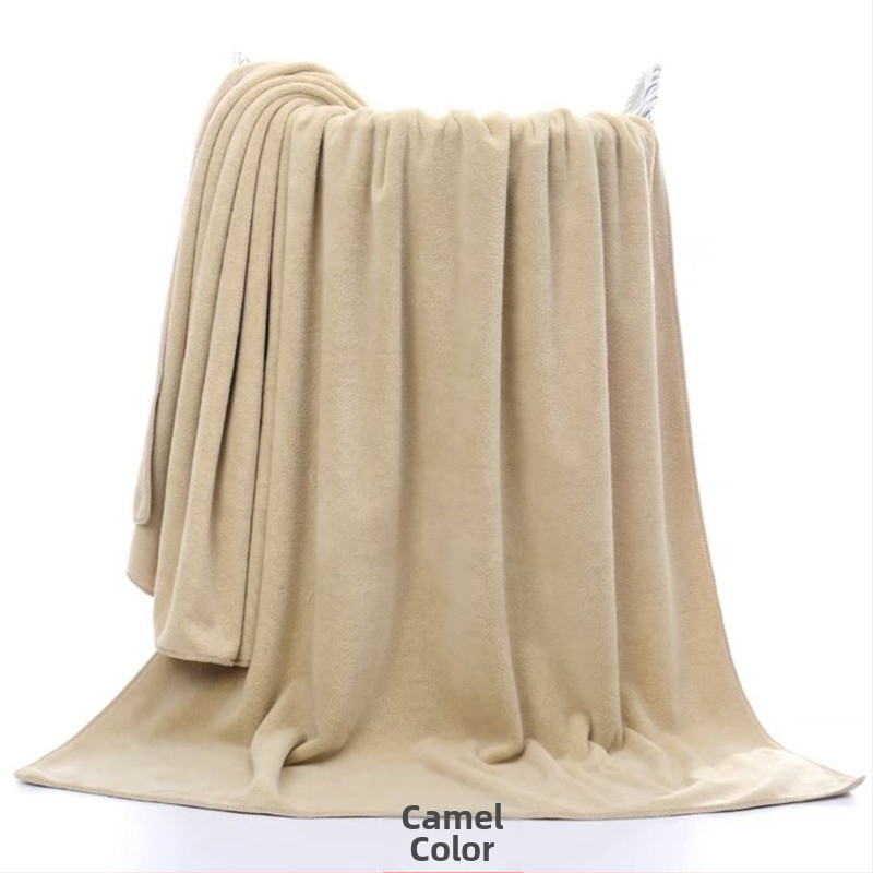 Vannas dvielis no superfīnas šķiedras, 32 pavedieni, šuves malas, svars 300–400 g, vannas/pludmales dvielis