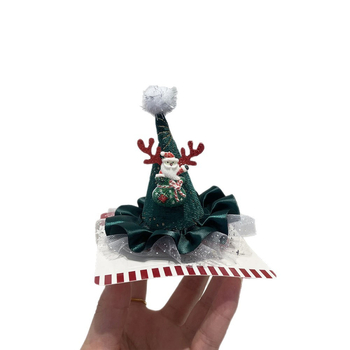 Samta matu spraudnis Ziemassvētku motīvam: sniegpārslas un Ziemassvētku vecis, sievietēm — ziemas izlaidums 2025