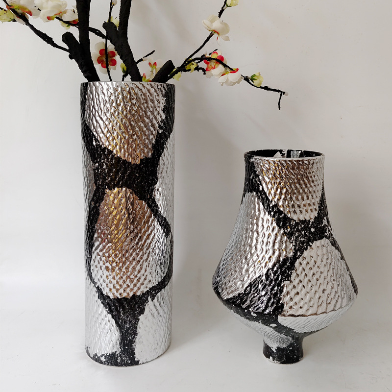 Keramikas vāze ar ķīniešu stilu; materiāls: keramika; kategorija: vāze; stils: ķīniešu.