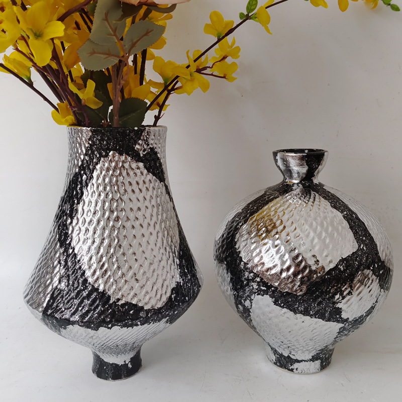 Keramikas vāze ar ķīniešu stilu; materiāls: keramika; kategorija: vāze; stils: ķīniešu.