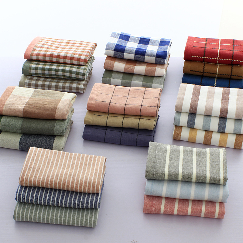 Japāņu kokvilnas gaužas kvadrātveida dvielis ar karu un svītrām, biezs un absorbējošs (dzija: 32s; Materiāls: kokvilna; Audums: Jacquard; Svars: 50 g; Sērija: Japāņu Vienkāršā)