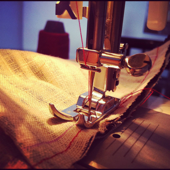 Arbatinė servetėlė, siuvinėta medvilnė, dviejų sluoksnių sugeriamas, 25 g, siuvinėjimas, džakardas, paprastas audinys, kilpos kraštas