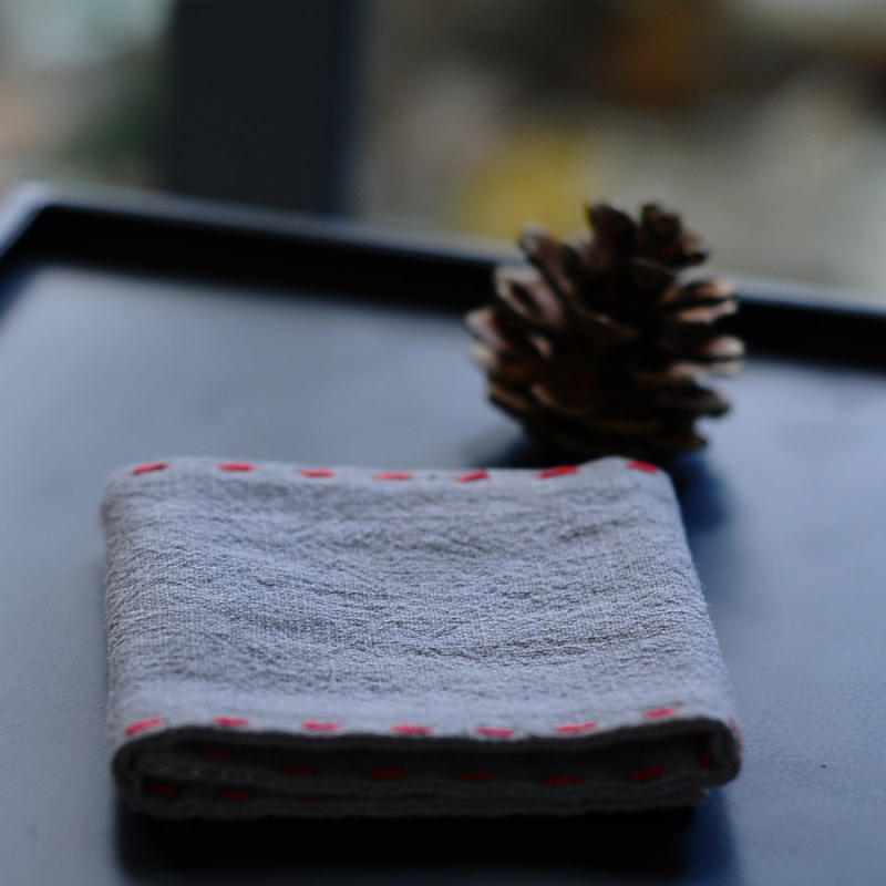 Arbatinė servetėlė, siuvinėta medvilnė, dviejų sluoksnių sugeriamas, 25 g, siuvinėjimas, džakardas, paprastas audinys, kilpos kraštas