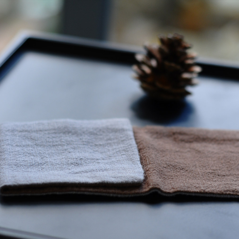 Arbatinė servetėlė, siuvinėta medvilnė, dviejų sluoksnių sugeriamas, 25 g, siuvinėjimas, džakardas, paprastas audinys, kilpos kraštas