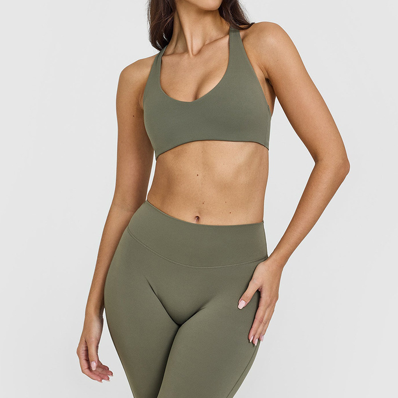 Sportski grudnjak za visoku intenzitetu, stražnji dio u obliku I, fiksirane dvostruke naramenice, glavni materijal: 75% najlon, 25% spandex; podstava: spandex 25%.
