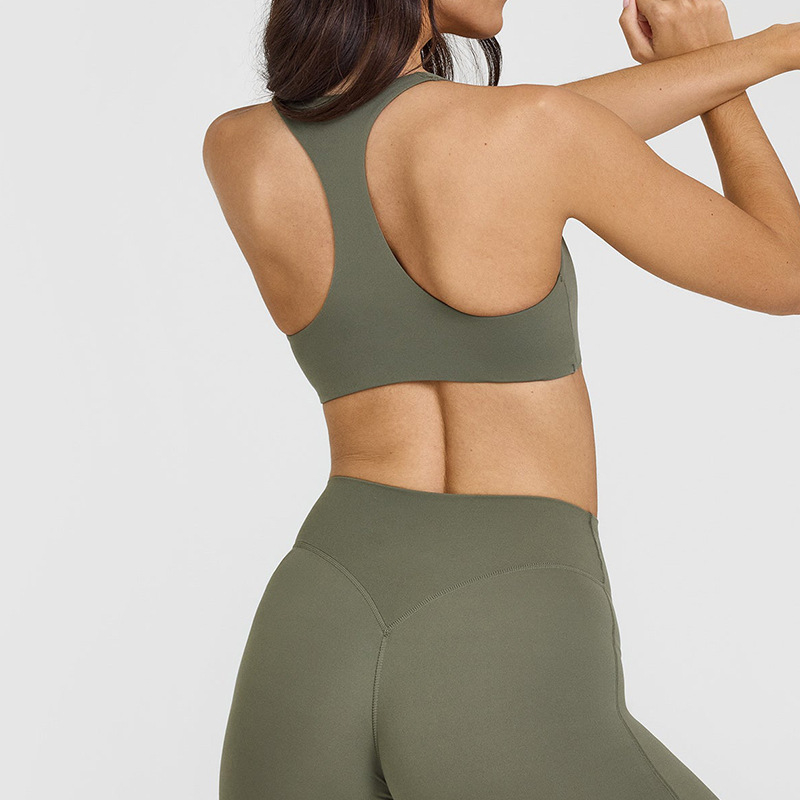 Sportski grudnjak za visoku intenzitetu, stražnji dio u obliku I, fiksirane dvostruke naramenice, glavni materijal: 75% najlon, 25% spandex; podstava: spandex 25%.