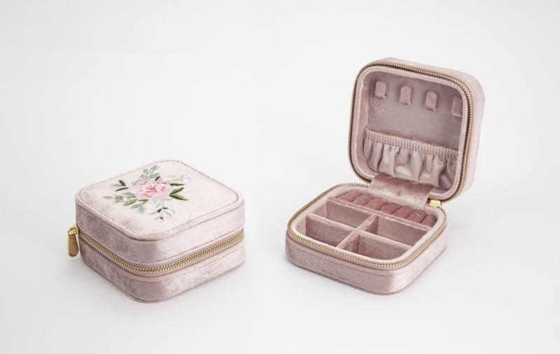 Cutie de bijuterii velur - Model B-02407 | Material: Velur, Tip ambalare: cutie, Ambalare pentru bijuterii, Brand: Bright