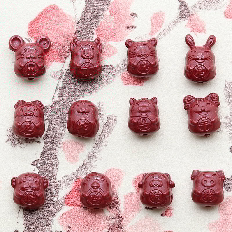 Zodijaki mini privjesak od prirodnog cinnabara, graviranje i poliranje, čistoća 95%, mogućnost prilagođavanja