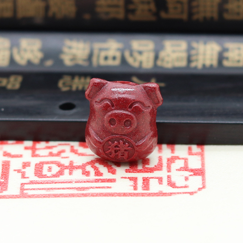 Zodijaki mini privjesak od prirodnog cinnabara, graviranje i poliranje, čistoća 95%, mogućnost prilagođavanja