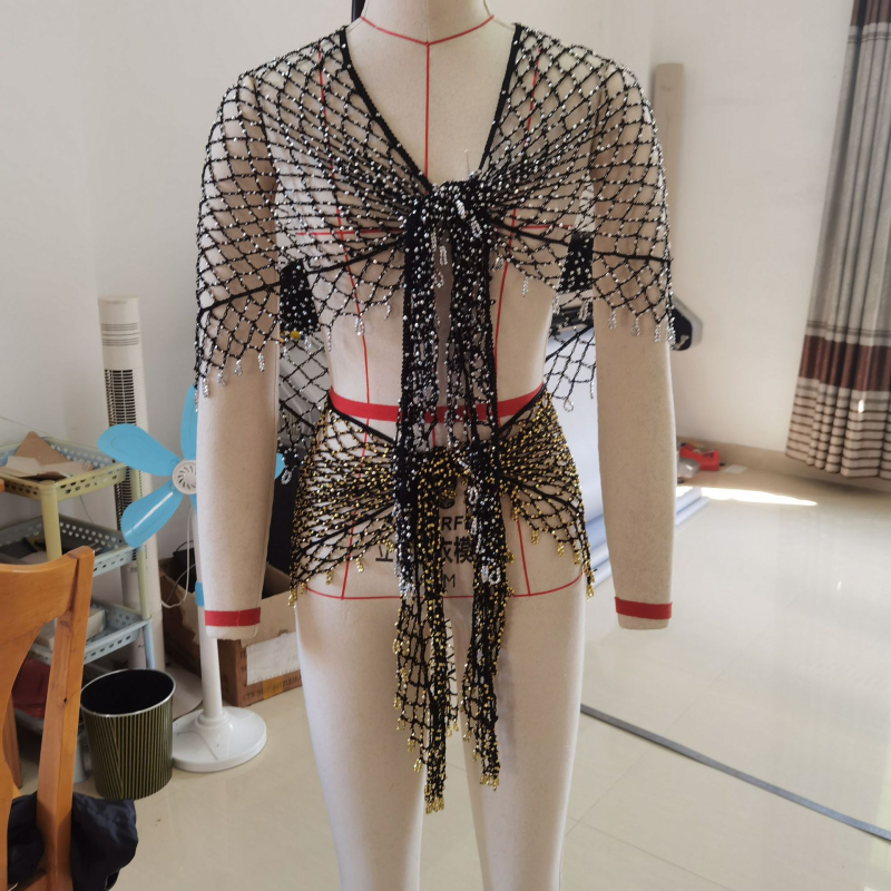 Șal triunghiular din fir de poliester, croșetă manual, model în grilă de culori, accesor decorativ pentru toate sezoanele