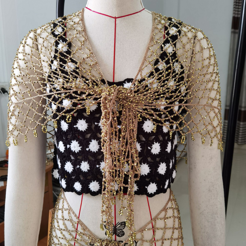 Șal triunghiular din fir de poliester, croșetă manual, model în grilă de culori, accesor decorativ pentru toate sezoanele