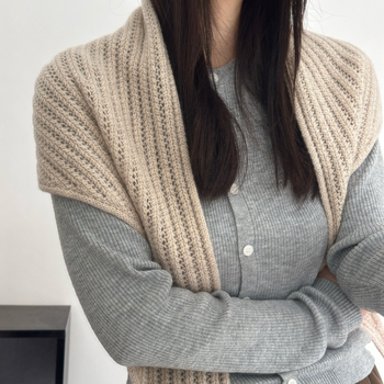 Trokutasti šal od 100% vune, warp pletenje, grije zimu