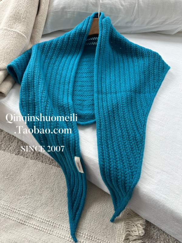 Trokutasti šal od 100% vune, warp pletenje, grije zimu