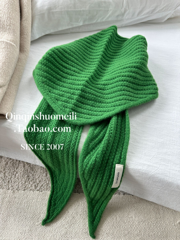 Trokutasti šal od 100% vune, warp pletenje, grije zimu