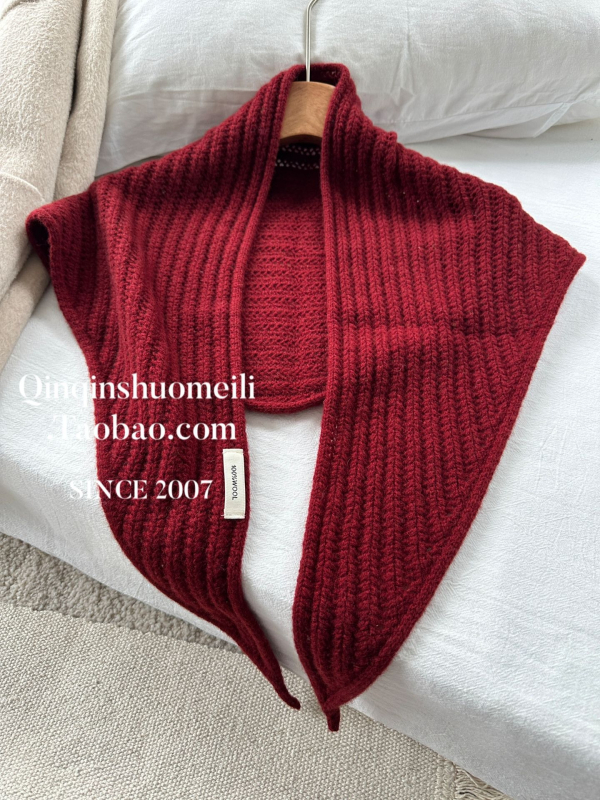 Trokutasti šal od 100% vune, warp pletenje, grije zimu