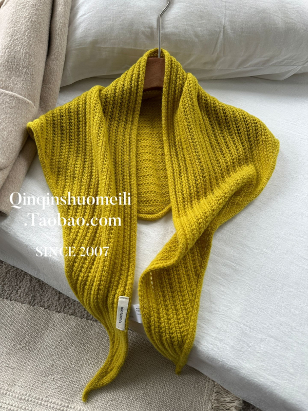 Trokutasti šal od 100% vune, warp pletenje, grije zimu