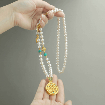 Ogrlica s ručno izrađenim bisernim lancem i privjeskom kompas od legure bakra, unisex dizajn