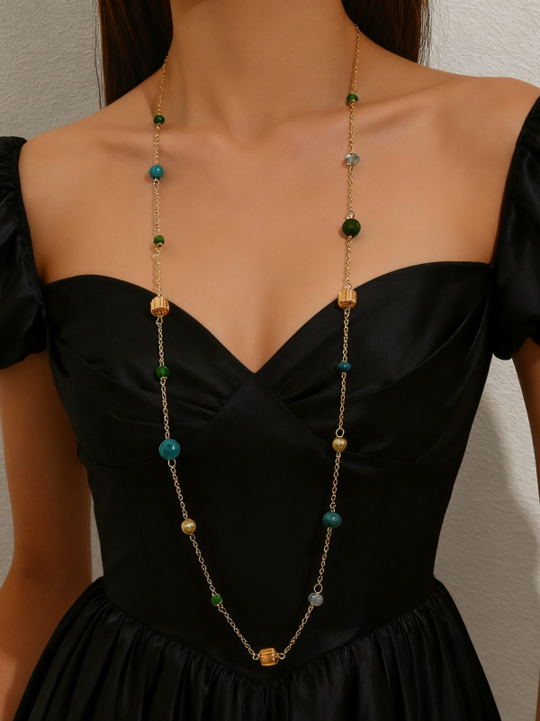 Ogrlica boho stila, dugačak dizajn s cvjetnim privjeskom; cinkova legura, elektroplatirana, duljina 41–50 cm, U-oblik, običan lanac